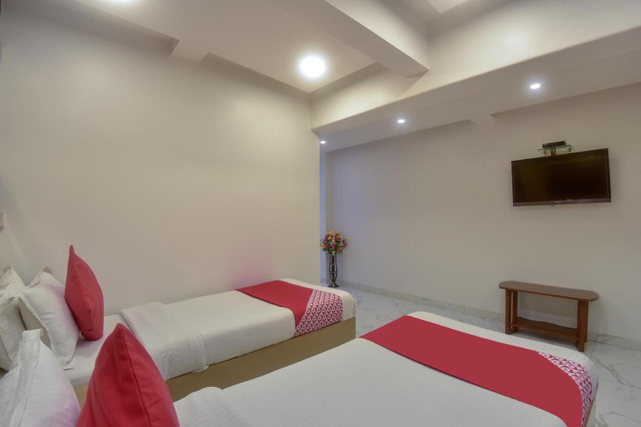 Oyo 28893 Hotel Gulf Mumbai Kültér fotó