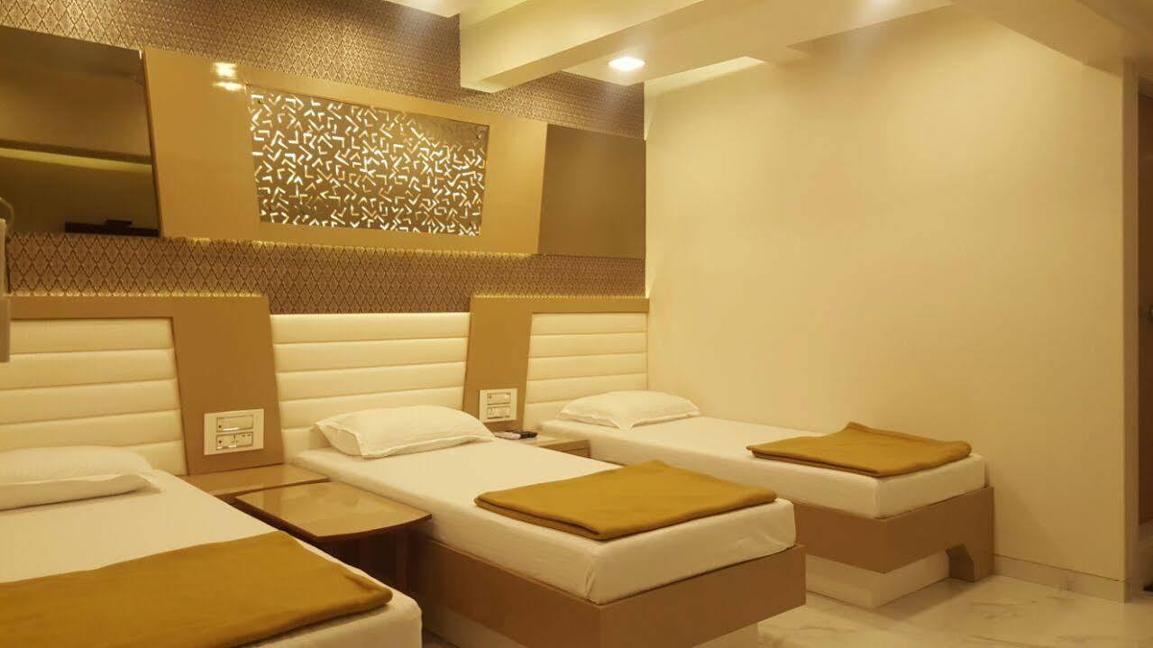 Oyo 28893 Hotel Gulf Mumbai Kültér fotó