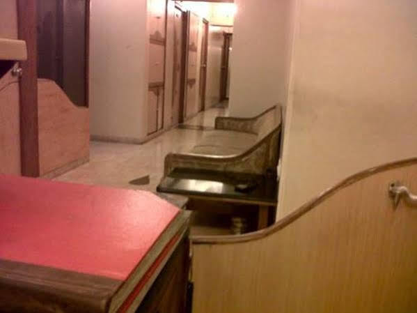 Oyo 28893 Hotel Gulf Mumbai Kültér fotó