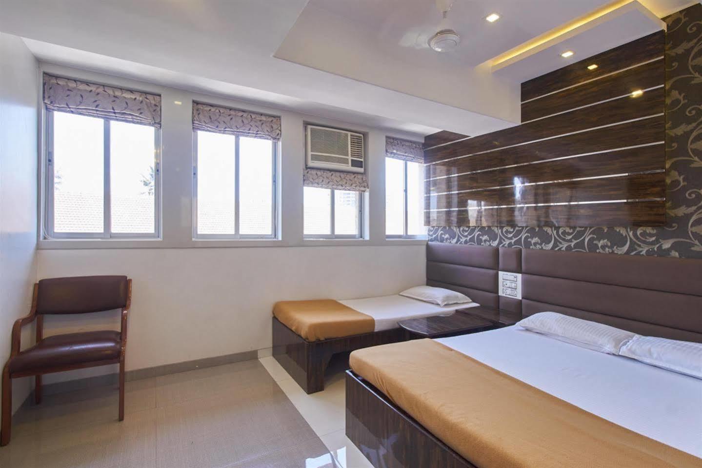Oyo 28893 Hotel Gulf Mumbai Kültér fotó