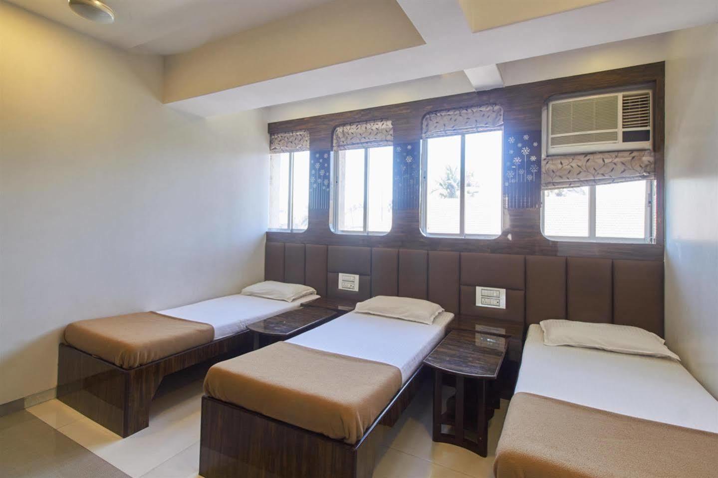 Oyo 28893 Hotel Gulf Mumbai Kültér fotó