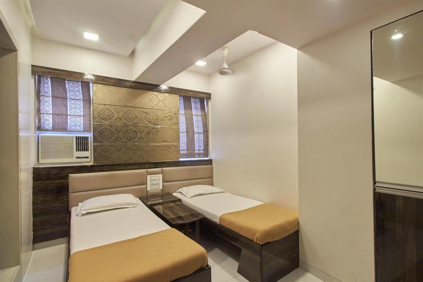 Oyo 28893 Hotel Gulf Mumbai Kültér fotó